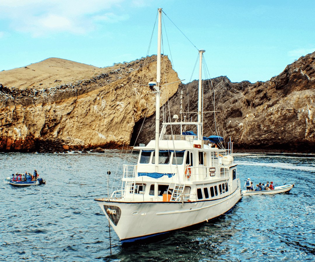 Crucero-media-clase-Go-Galapagos-Tours-1